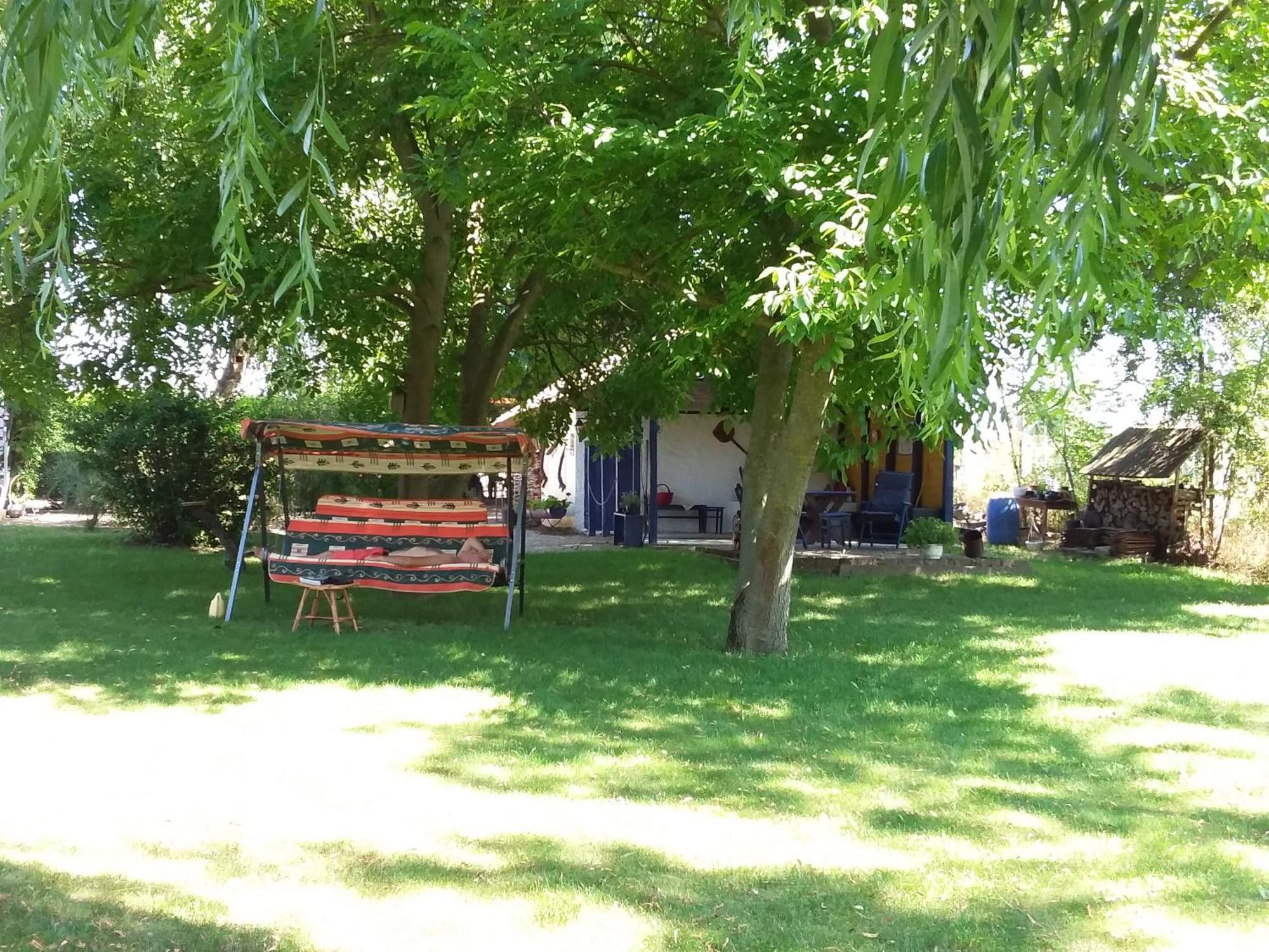 Herberg Tisza Tiszababolna Exterior photo
